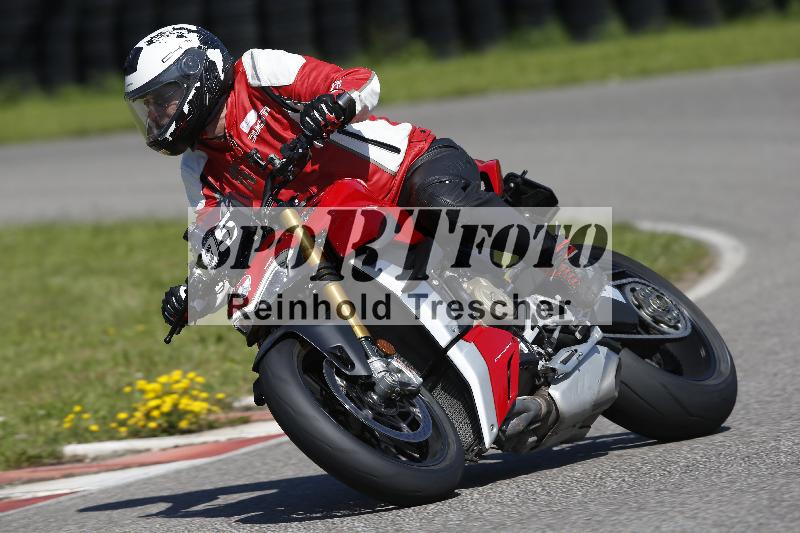 /Archiv-2024/29 12.06.2024 MOTO.CH Track Day ADR/Gruppe gelb/95